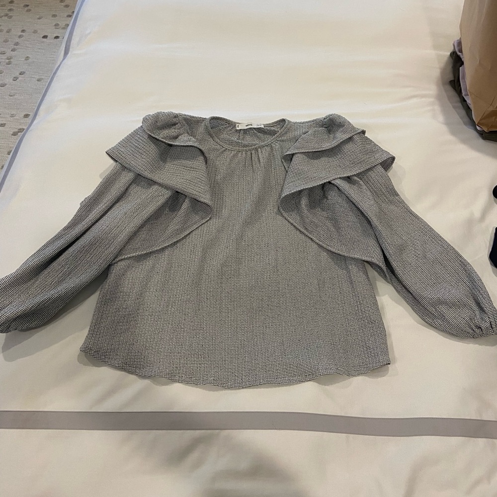 Mango Gray Top